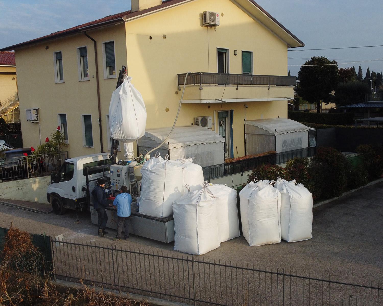 cantiere isolamento sottotetto Bioisolare